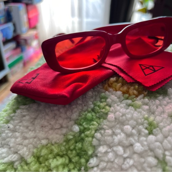 RARE* NEVER WORN* Alaska RED FOR FILTH™️ tour merch sunglasses signed by Alaska - Picture 4 of 14